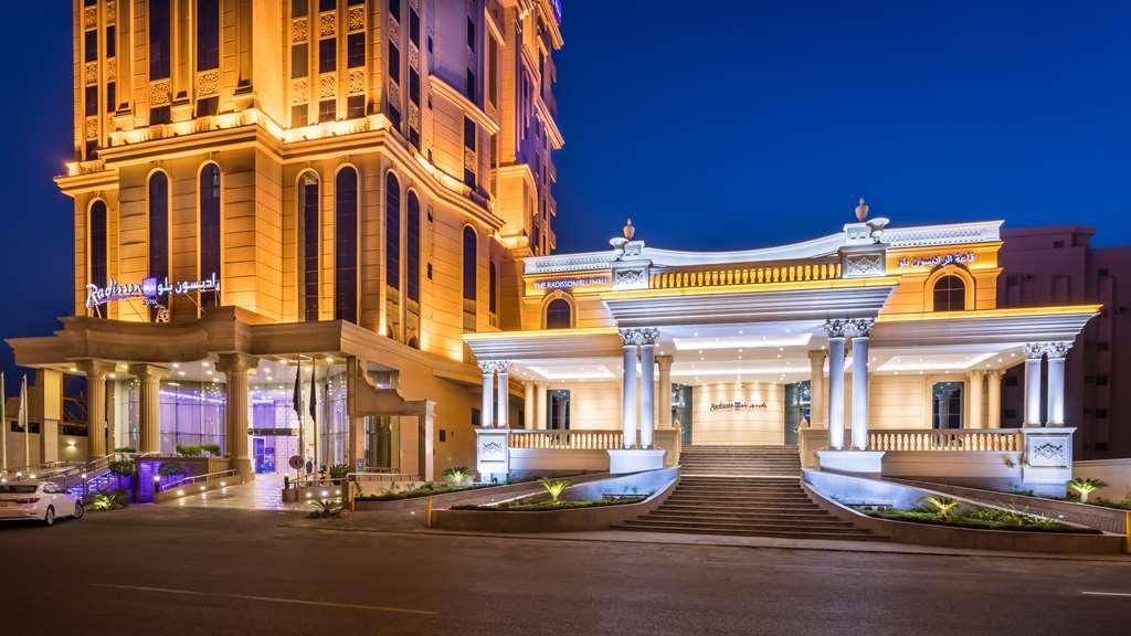 Radisson Blu Plaza Hotel 4*