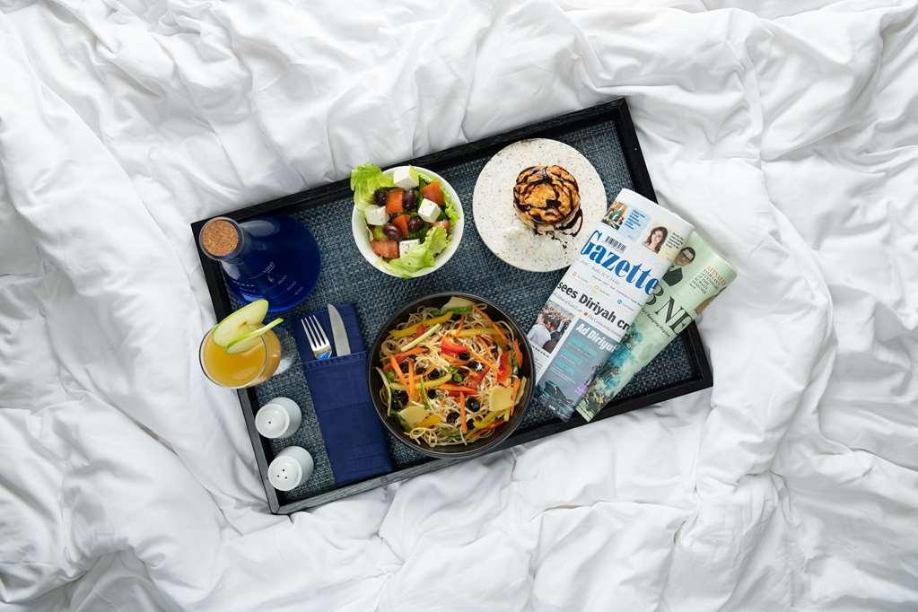 Hotel Radisson Blu Plaza 4*