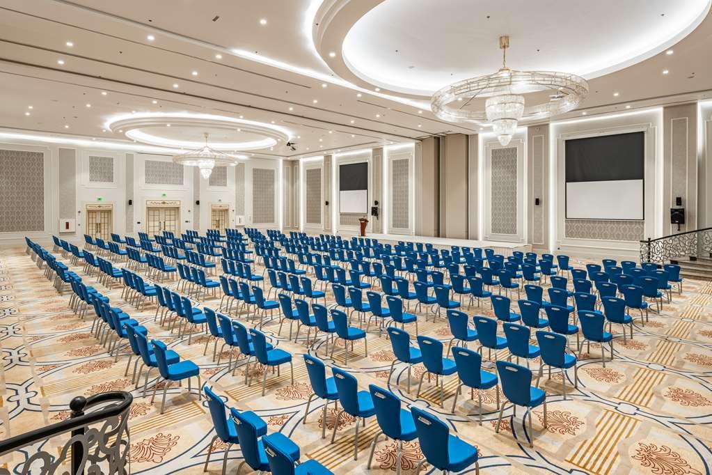 Radisson Blu Plaza 4*