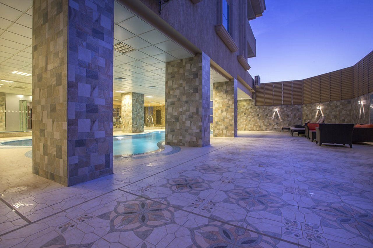 Radisson Blu Plaza Hotel 4*