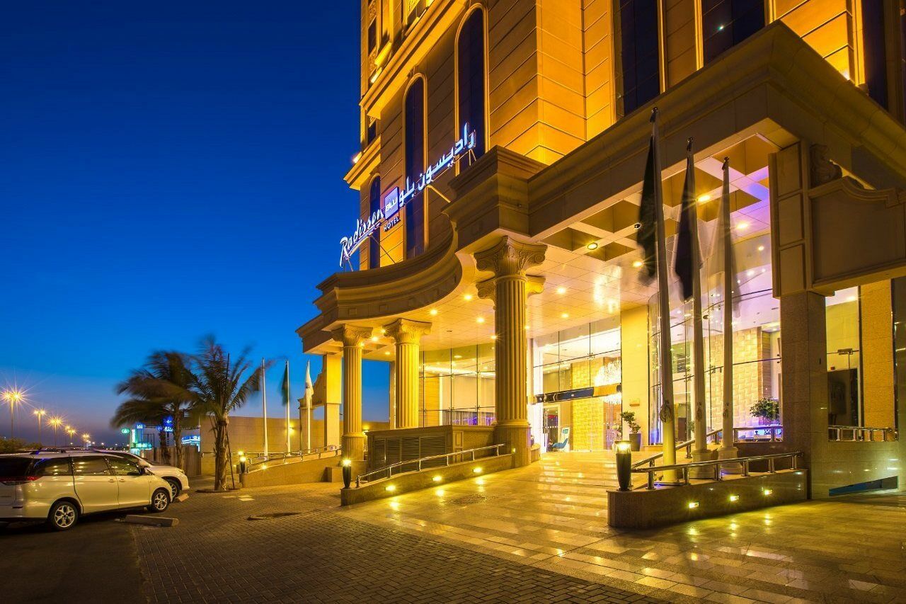 Radisson Blu Plaza 4*
