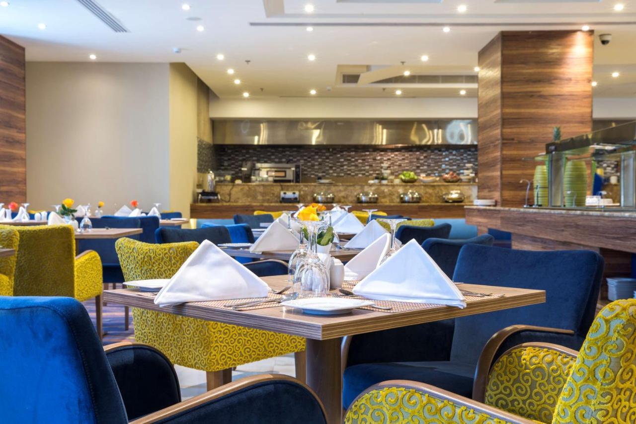 Radisson Blu Plaza Hotel